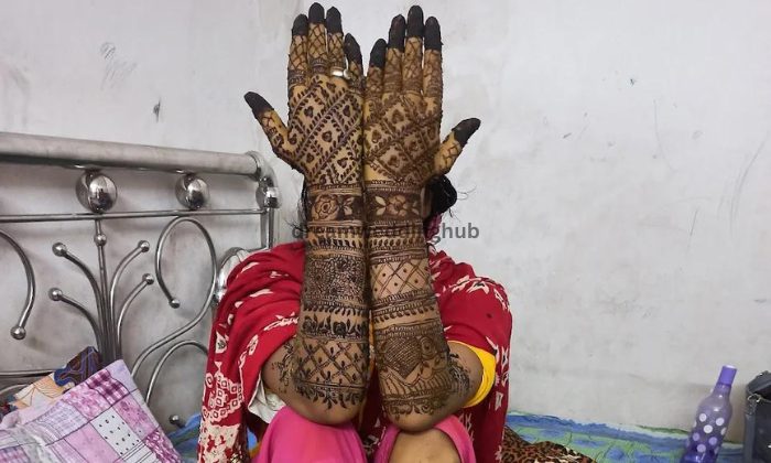 Vanshika Mehndi
